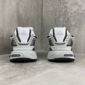 Tênis Pharrell Williams x Adidas Adistar Jellyfish Solid Grey