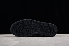 Tênis Air Jordan 1 Low x Travis Scott OG Triple Black