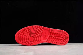 Tênis Air Jordan 1 High Chicago