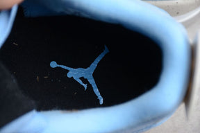 Tênis Air Jordan 4 University Blue