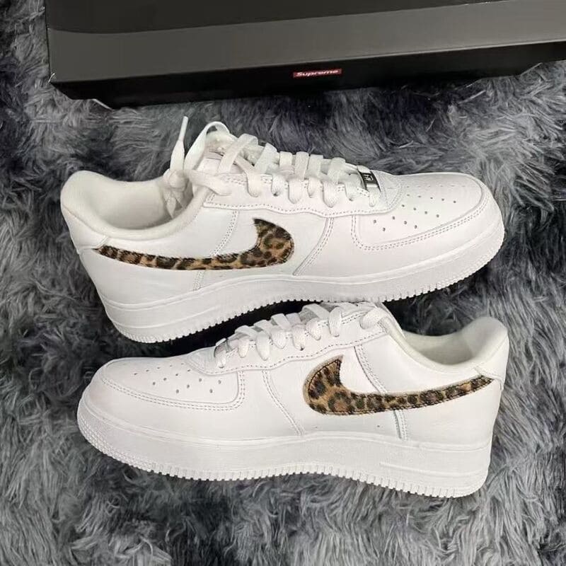 Tênis Air Force 1 Low White Cheetah x Supreme x GoodEnough
