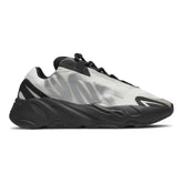 Tênis Adidas Yeezy 700 MNVN Bone