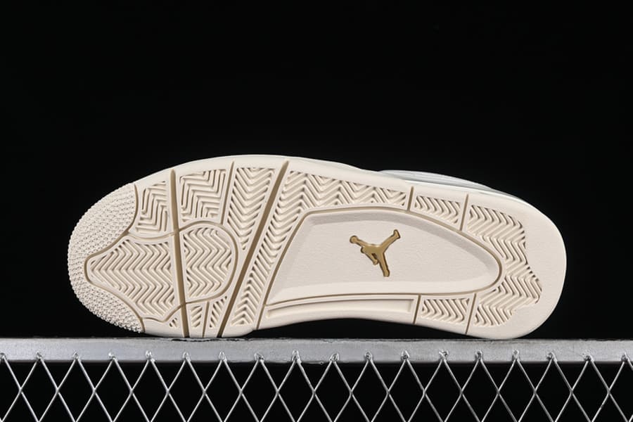 Tênis Air Jordan 4 Metallic Gold