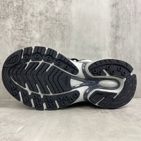 Tênis Pharrell Williams x Adidas Adistar Jellyfish Solid Grey