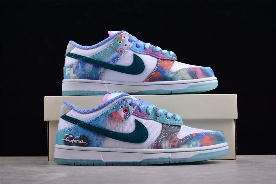 Tênis Nike SB Dunk Low Futura Laboratories Bleached Aqua