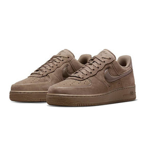 Tênis Air Force 1 Low Suede Glossy Mink Brown