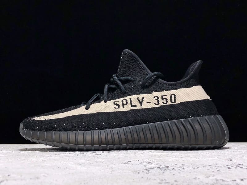 Tênis Adidas Yeezy 350 V2 Oreo
