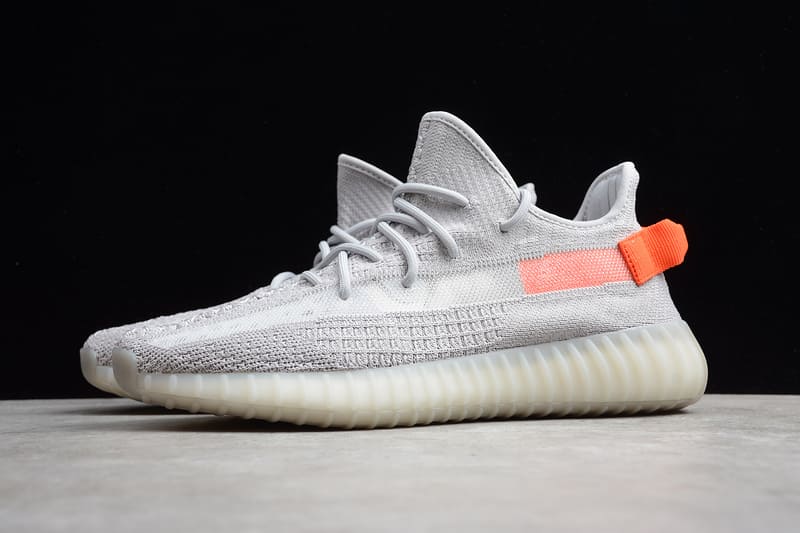 Tênis Adidas Yeezy 350 V2 Tail Light