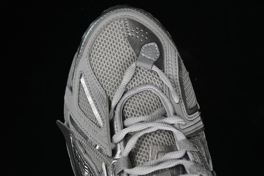 Tênis New Balance 1906A Concrete Silver Metallic