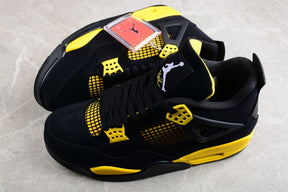Tênis Air Jordan 4 Thunder