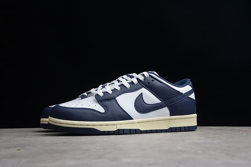 Tênis Nike Dunk Low Vintage Navy