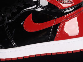 Tênis Air Jordan 1 High Patent Bred