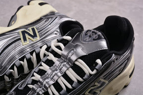 Tênis New Balance 1000 Silver Metallic Black