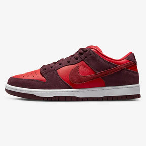Tênis Nike SB Dunk Low Cherry