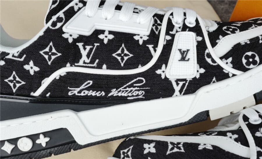 Tênis Louis Vuitton Trainer Black Monogram Textile