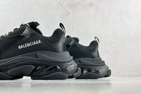 Tênis Balenciaga Triple S Triple Black