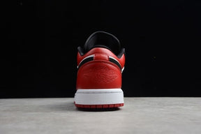 Tênis Jordan 1 Low Black Toe