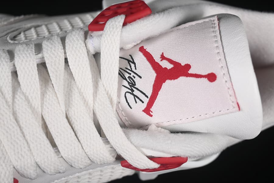 Tênis Air Jordan 4 Retro x Nike SB Varsity Red