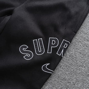 Calça Nike x Supreme Arc
