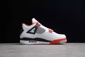 Tênis Air Jordan 4 Fire Red