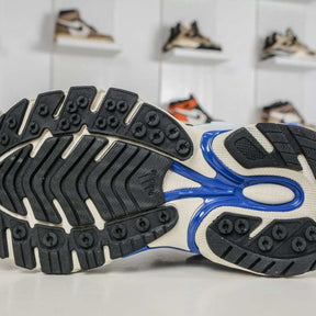 Tênis Pharrell Williams x Adidas Adistar Jellyfish Team Royal Blue