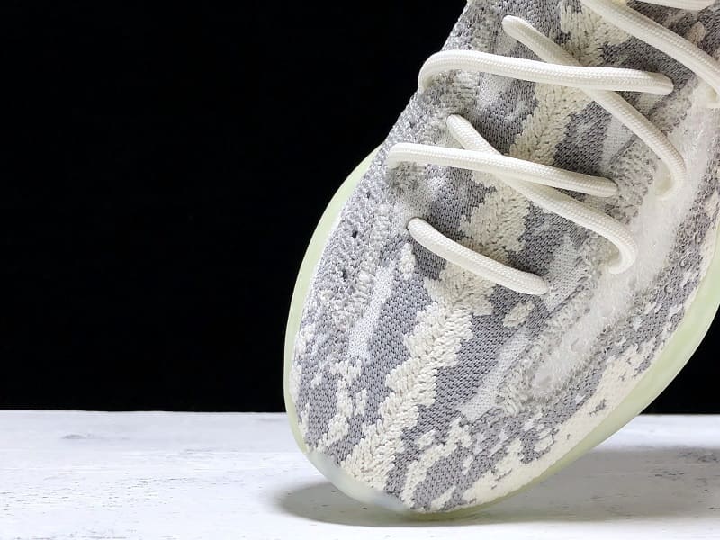 Tênis Adidas Yeezy 380 Alien