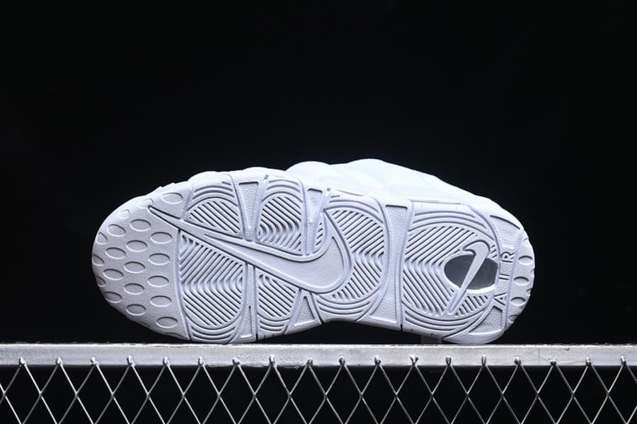 Tênis Nike Air More Uptempo Low Triple White