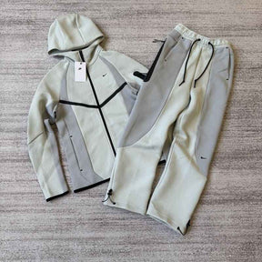 Conjunto Nike Tech Fleece Pro Wear Cinza