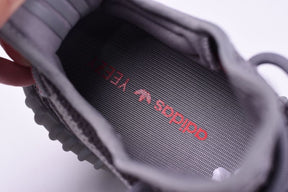 Tênis Adidas Yeezy 350 V2 “Beluga 2.0”
