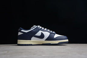 Tênis Nike Dunk Low Vintage Navy