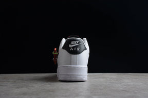Tênis Nike Air Force 1 Low Carabiner Swoosh Red