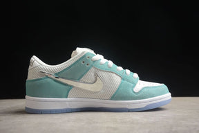 Tênis Nike SB Dunk Low Turbo Green x April Skateboards