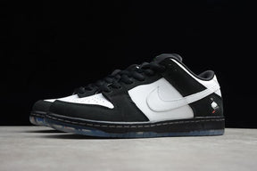 Tênis Nike SB Dunk Low Panda Pigeon