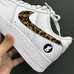 Tênis Air Force 1 Low White Cheetah x Supreme x GoodEnough