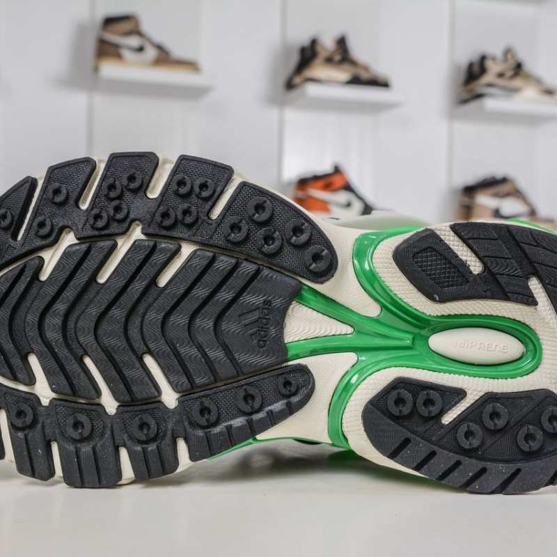 Tênis Pharrell Williams x Adidas Adistar Jellyfish Team Real Green