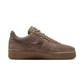 Tênis Air Force 1 Low Suede Glossy Mink Brown