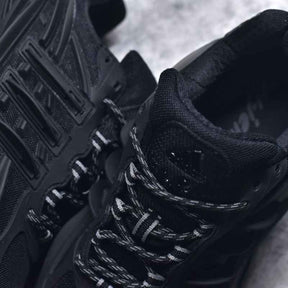 Tênis Pharrell Williams x Adidas Adistar Jellyfish Triple Black
