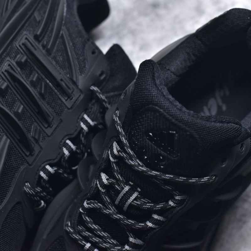 Tênis Pharrell Williams x Adidas Adistar Jellyfish Triple Black