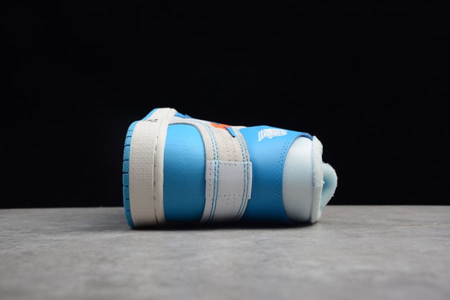 Tênis Air Jordan 1 High x Off-White UNC