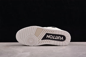 Tênis Louis Vuitton Trainer Black White Cream