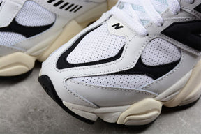 Tênis New Balance 9060 White Black