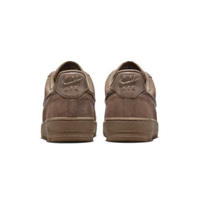 Tênis Air Force 1 Low Suede Glossy Mink Brown