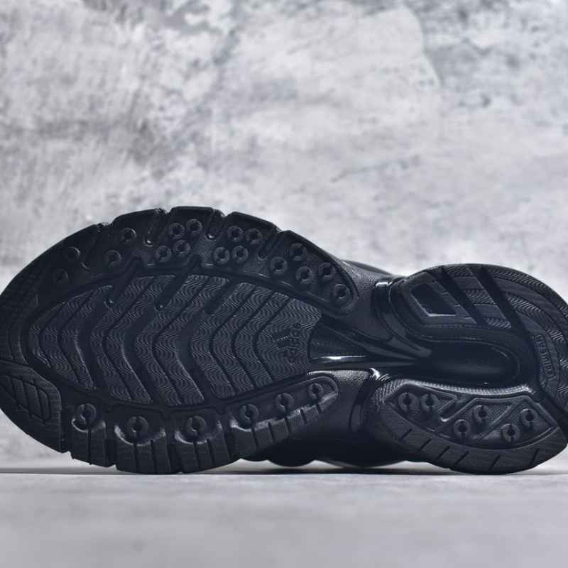 Tênis Pharrell Williams x Adidas Adistar Jellyfish Triple Black
