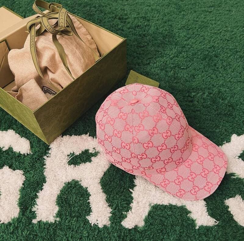 Boné Gucci GG Rosa Canvas