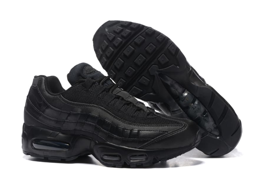 Tênis Nike Air Max 95 Triple Black