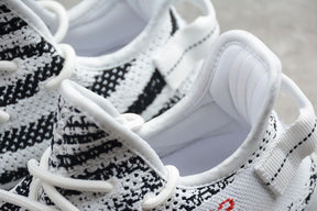 Tênis Adidas Yeezy 350 V2 Zebra