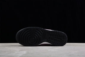 Tênis Nike Dunk Low Black Patent Pink