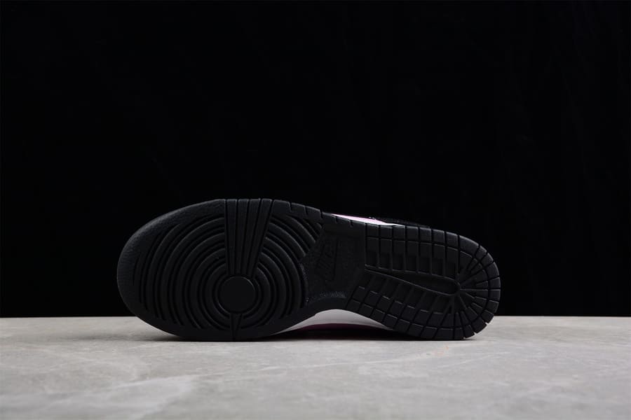 Tênis Nike Dunk Low Black Patent Pink