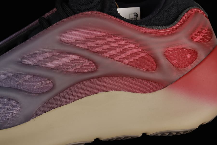 Tênis Adidas Yeezy 700 V3 Fade Carbon