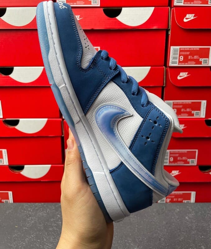 Tênis Nike Dunk Low Born x Raised